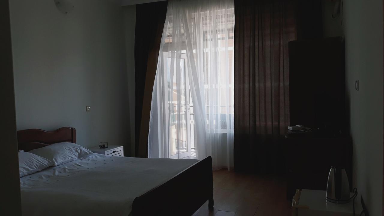 كفارياتي Green Hotel المظهر الخارجي الصورة
